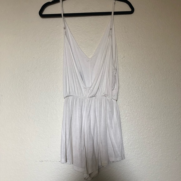 White romper - Picture 4 of 4